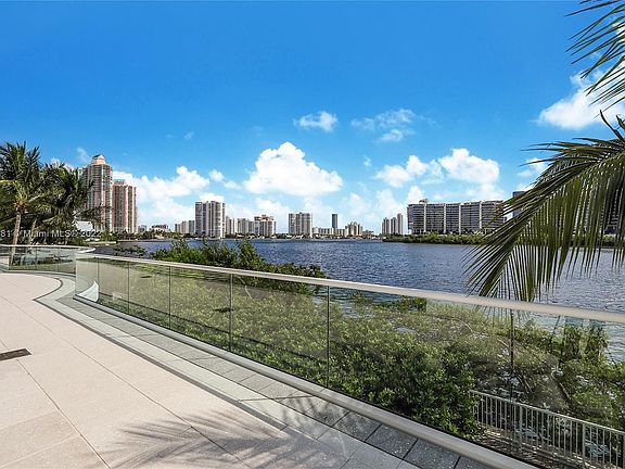 4th image of 3201 NE 183rd St APT 1804