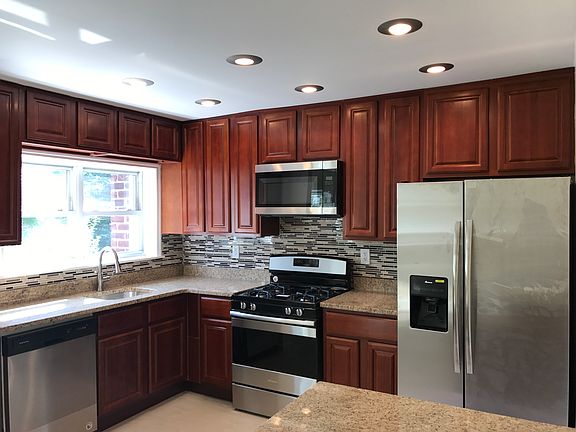 4th image of 3332 Hone Ave