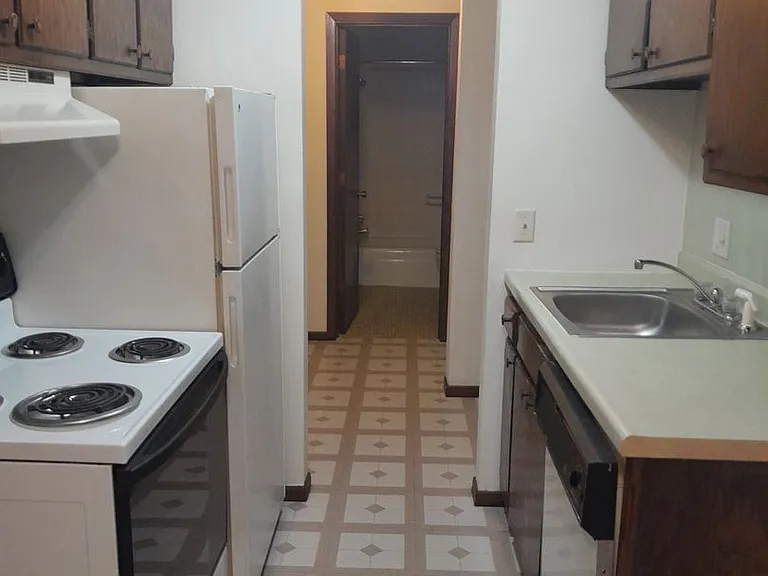 Evergreene Apartments — Photo 1
