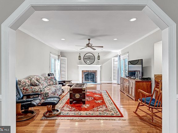 5th image of 6464 Gristmill Square Ln