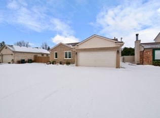 11415 Brougham Dr, Sterling Heights, MI 48312