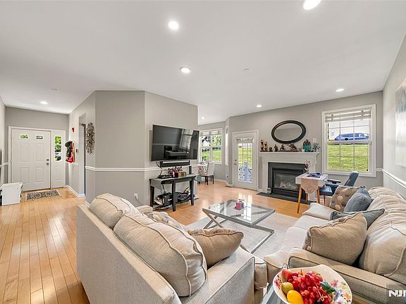 5th image of 537 Coventry Dr #5038