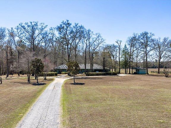 3rd image of 146 Mooring Rd