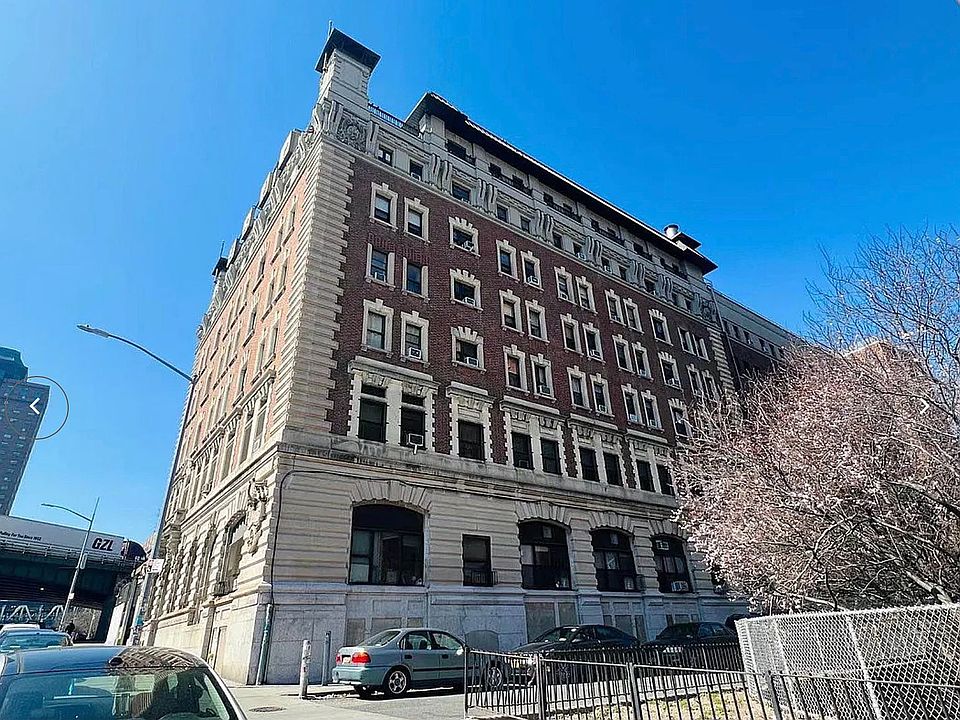 1st image of 167 Sands St #114