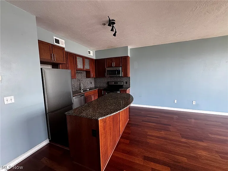 1237 Washington Ave #811 — Photo 14