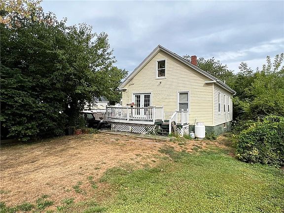 3rd image of 174 Simmonsville Ave