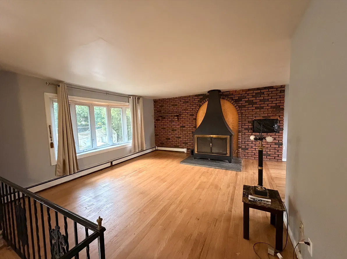 3 bed, $3,900 — Photo 2