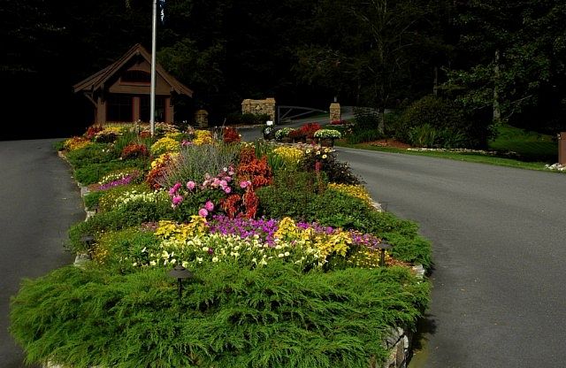 2nd image of 601 Ridge Run