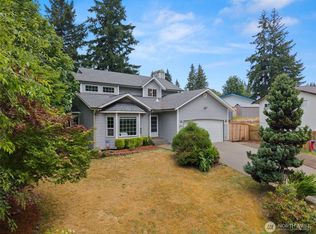 3933 NW Country Ln, Bremerton, WA