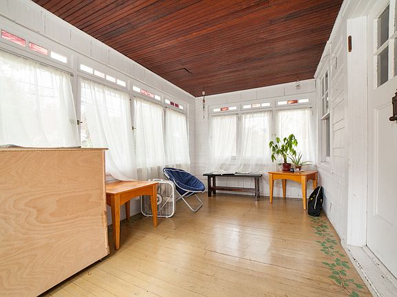3rd image of 64 Park Ave