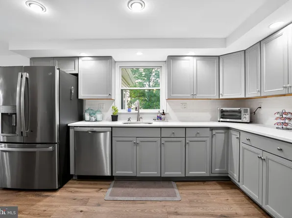 69 Beth Dr, Richboro, PA 18954