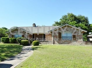 205 Valleyglen Dr, Desoto, TX 75115
