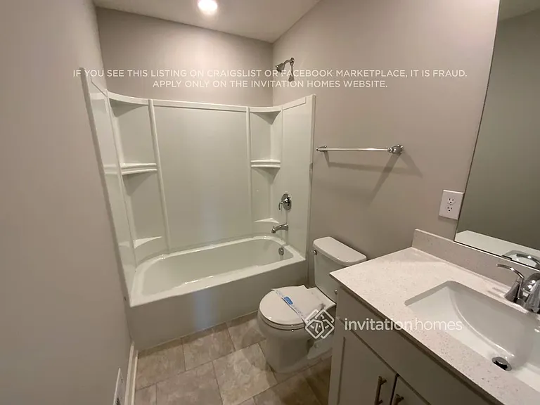 10948 Yalta St #B — Photo 11