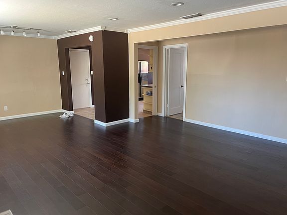 3rd image of 5544 33rd Ave