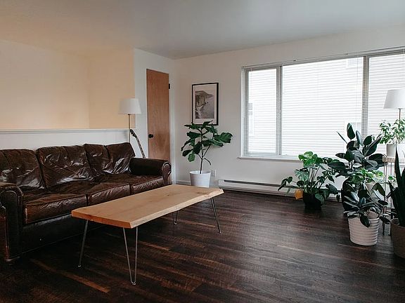 4th image of 12729 Greenwood Ave N APT 4