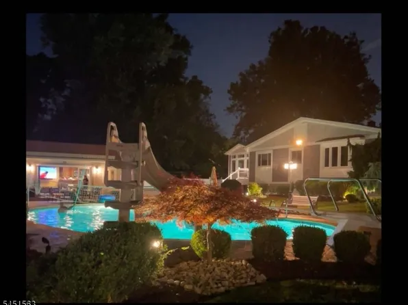 196 Hawthorne Dr, Clark Twp., NJ 07066