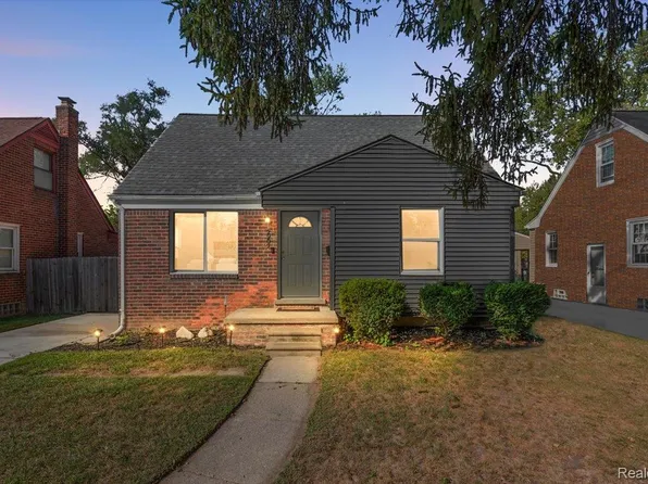 2907 N Altadena Ave, Royal Oak, MI 48073