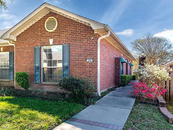 2nd image of 306 Hampton Ct