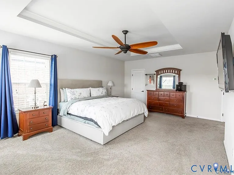 411 Siena Ln — Photo 30