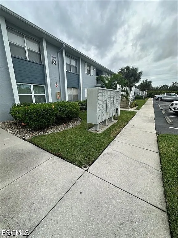 2 bed, 2.0 bath, 860 sqft, $1,225 — Photo 2