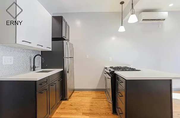 Rented by ERNY LLC | media 18