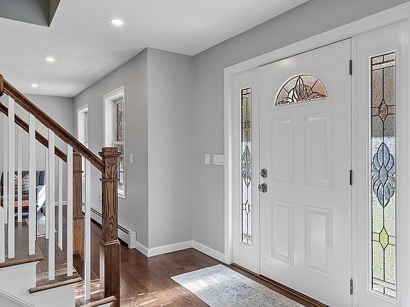 5th image of 8 Hidden Meadow Drive