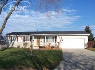 12016 Riverbend Dr, Grand Blanc, MI 48439