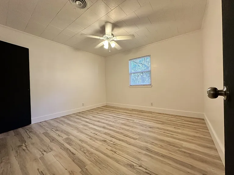 107 Elliott Pl — Photo 6