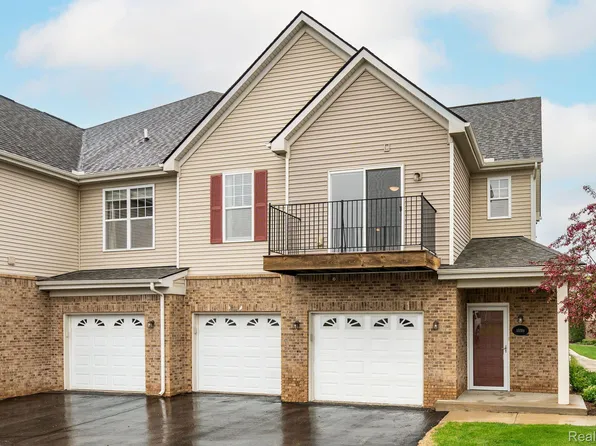 10086 Ridge Run St, Howell, MI 48855