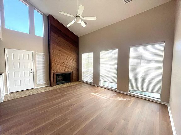 2nd image of 2105 Broadlawn Dr