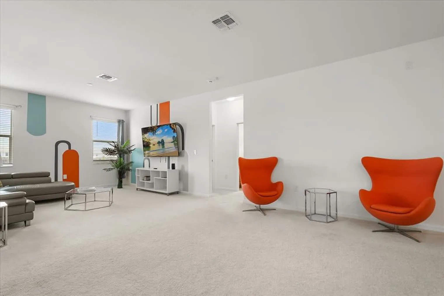 8 bed, 6.0 bath, 3799 sqft, $4,490 — Photo 2
