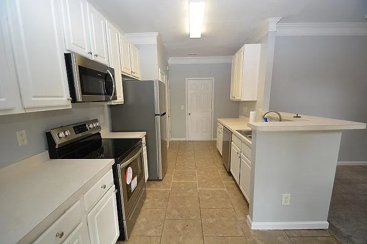 605 Burrell Rd — Photo 4