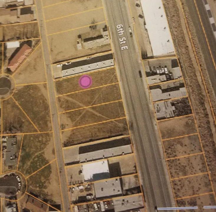 1st image of Ave Q3 & 6th St E