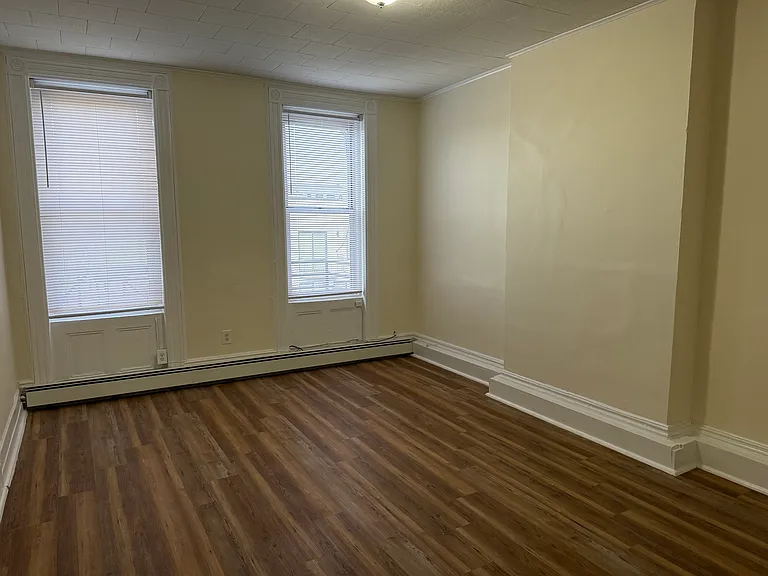 702 Willow Ave #4 — Photo 2