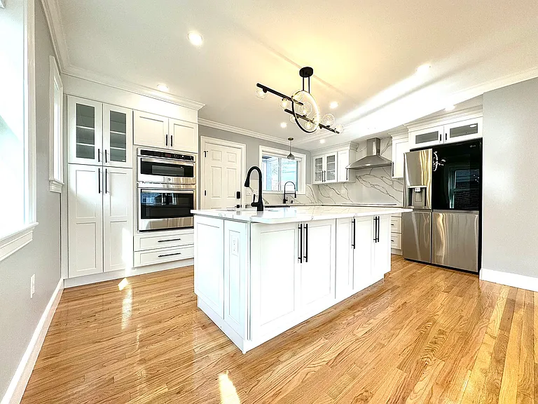 51 Elm St — Photo 8