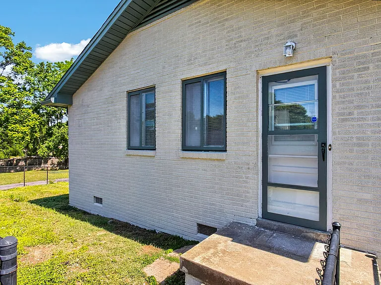 218 Cumberland Cir #1 — Photo 33