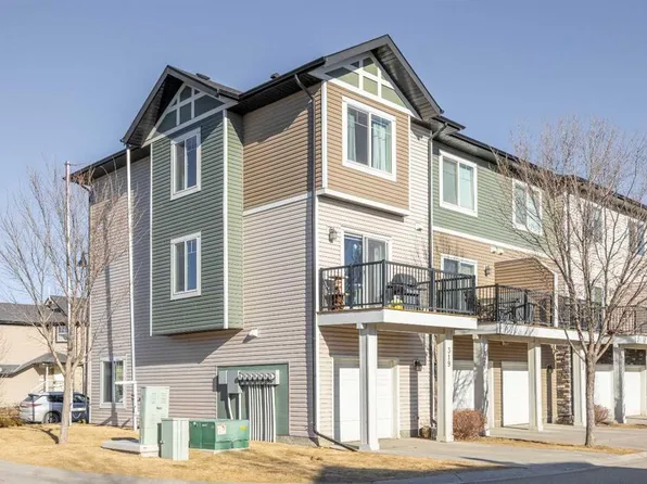 319 N Taralake Way NE, Calgary, AB T3J 0R5