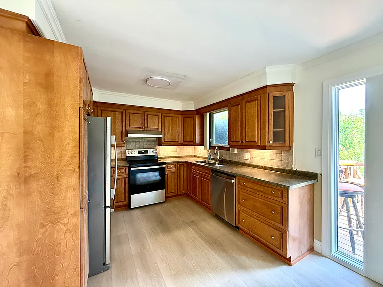25 Meadowbrook Cres #1 — Photo 11