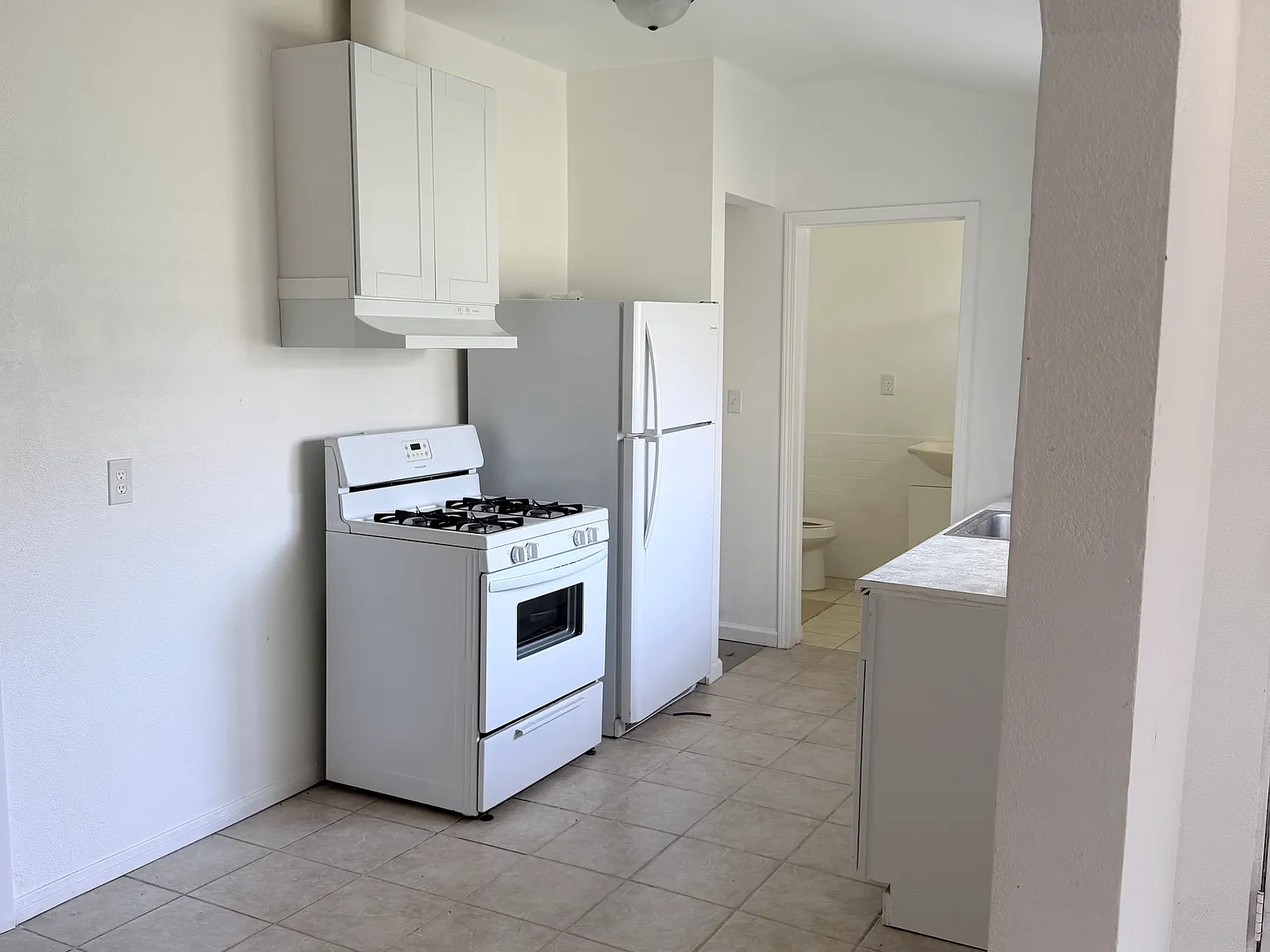 2 bed, 700 sqft, $2,650 — Photo 3