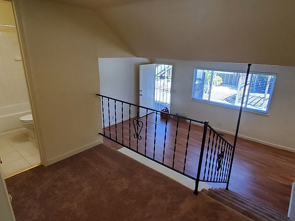 3rd image of 190 Evandale Ave #B2