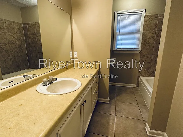 842 Isabelle St — Photo 10
