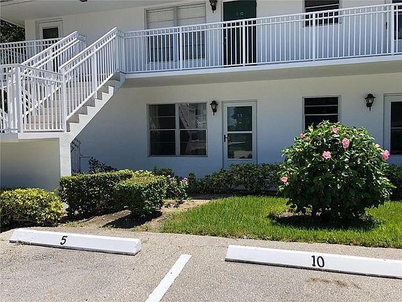 3rd image of 2800 Indian River Blvd