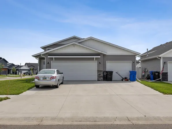 7208 26th St S, Fargo, ND 58104