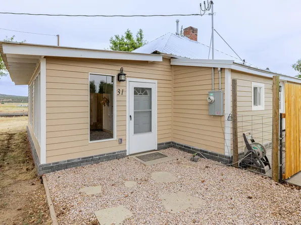 31 3rd St, Metolius, OR 97741