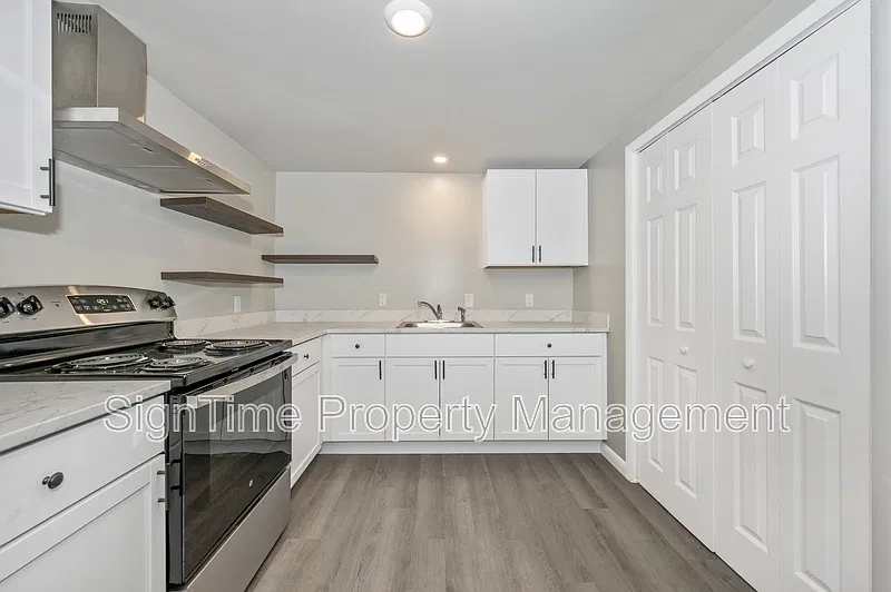 2 bed, 1.0 bath, 700 sqft, $1,250 — Photo 1