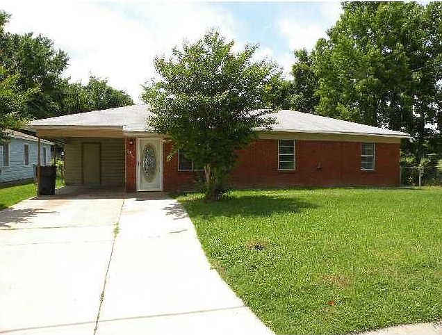 1st image of 4902 Gloria Dr