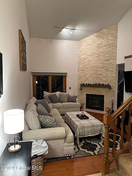 2nd image of 4040 Georgetown Square