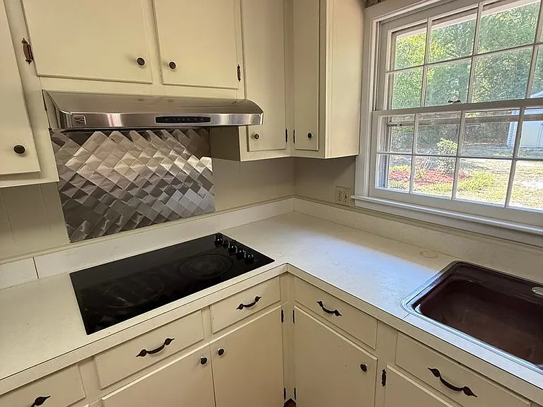 117 Windemere Rd — Photo 7