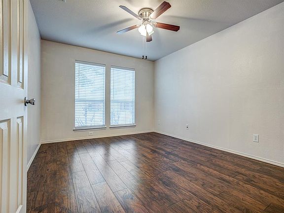4th image of 3208 Kennedy Dr