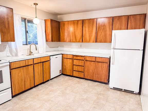 5th image of 7324 N Greeley Ave #7324